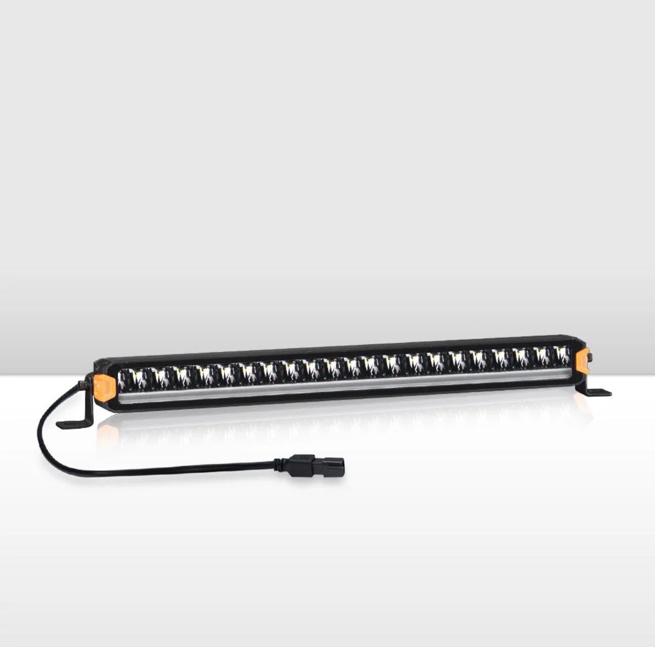 Lightfox 21” LED Light Bar – 12,100 Lumens | 1 Lux @ 575m | IP68